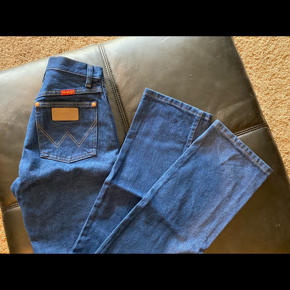 Wrangler cowboy cut jeans never worn